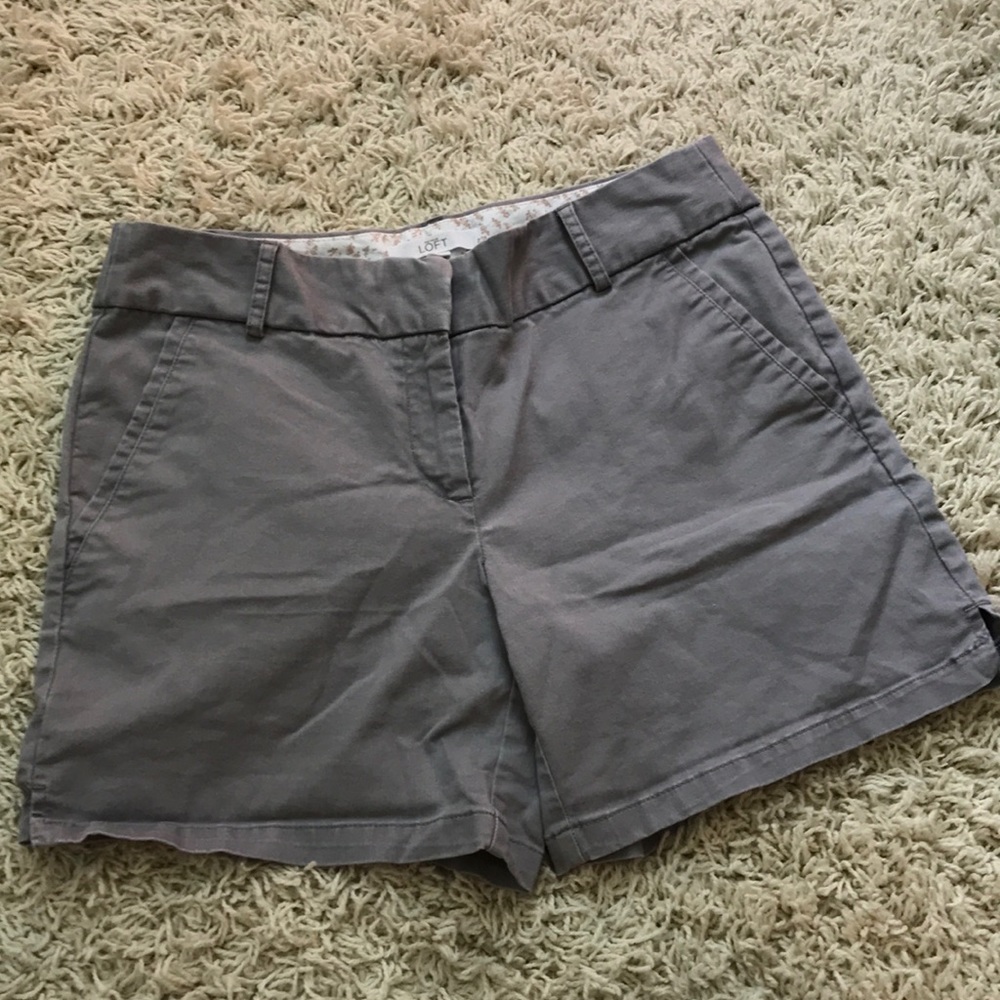 Loft Riviera short.  Size 4
